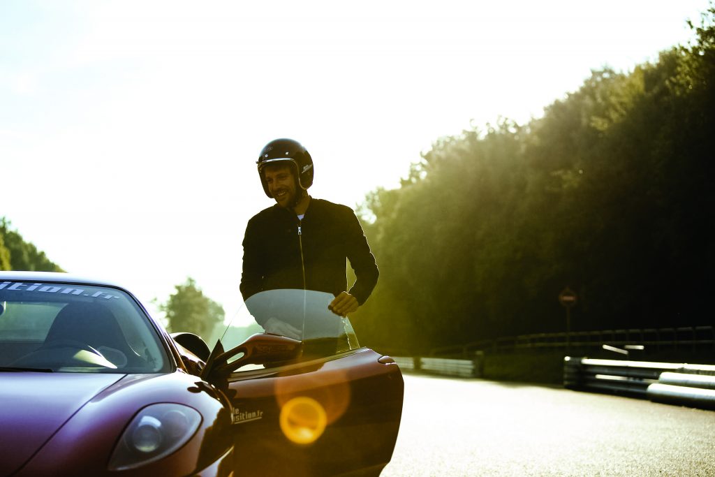 offrir une box de conduite sportive